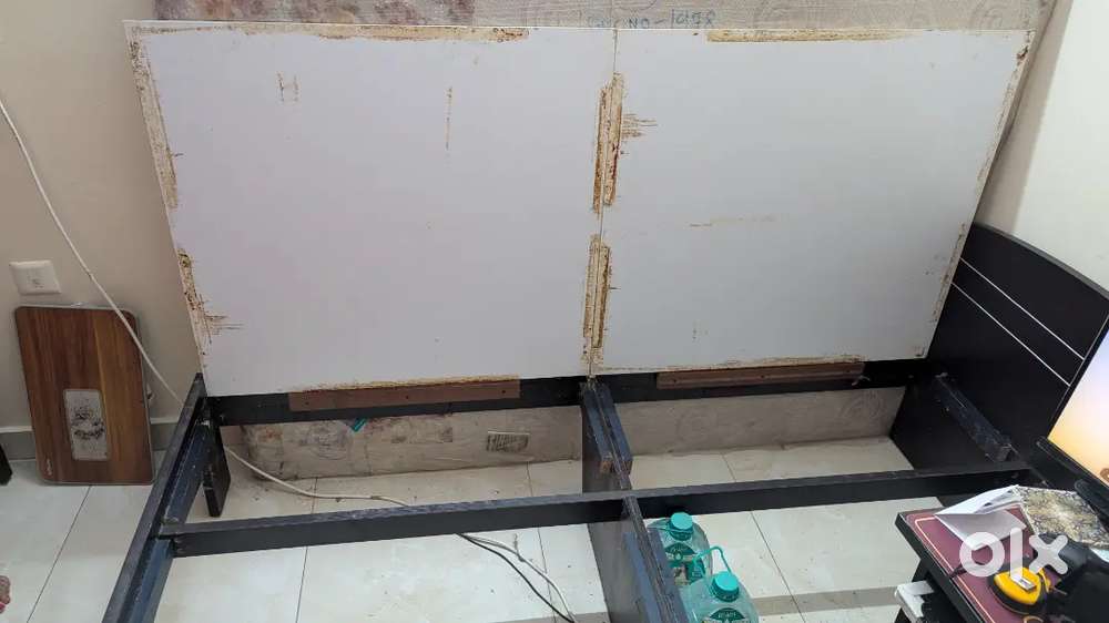 Single bed engineered wood + mattress