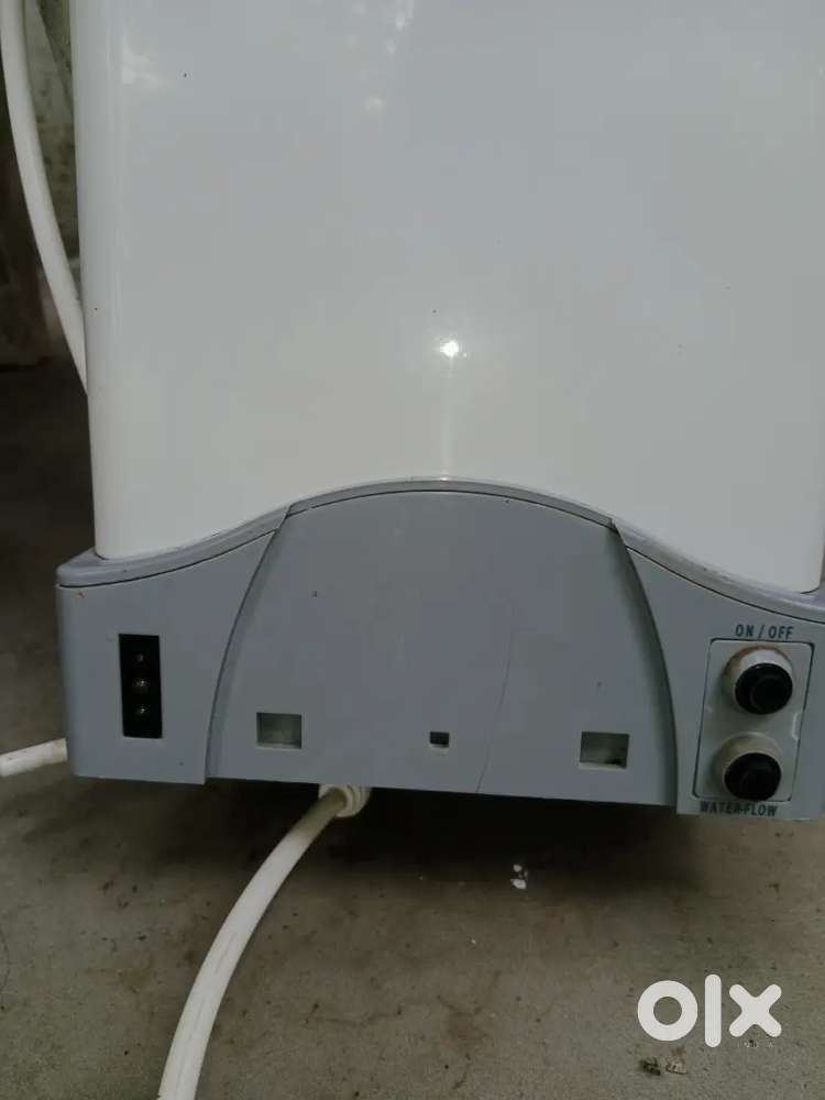 It is a Aqua guard water filter its for 5999 only three month used
