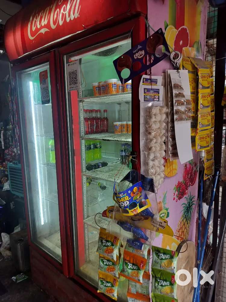 Cool drinks display fridge
