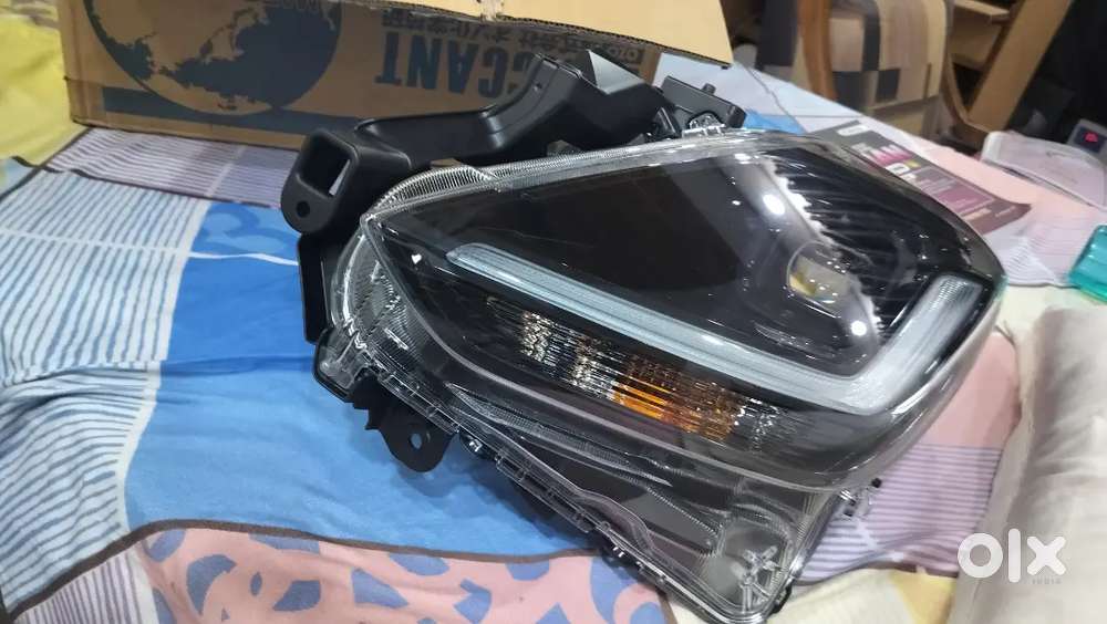 Swift head light new pair