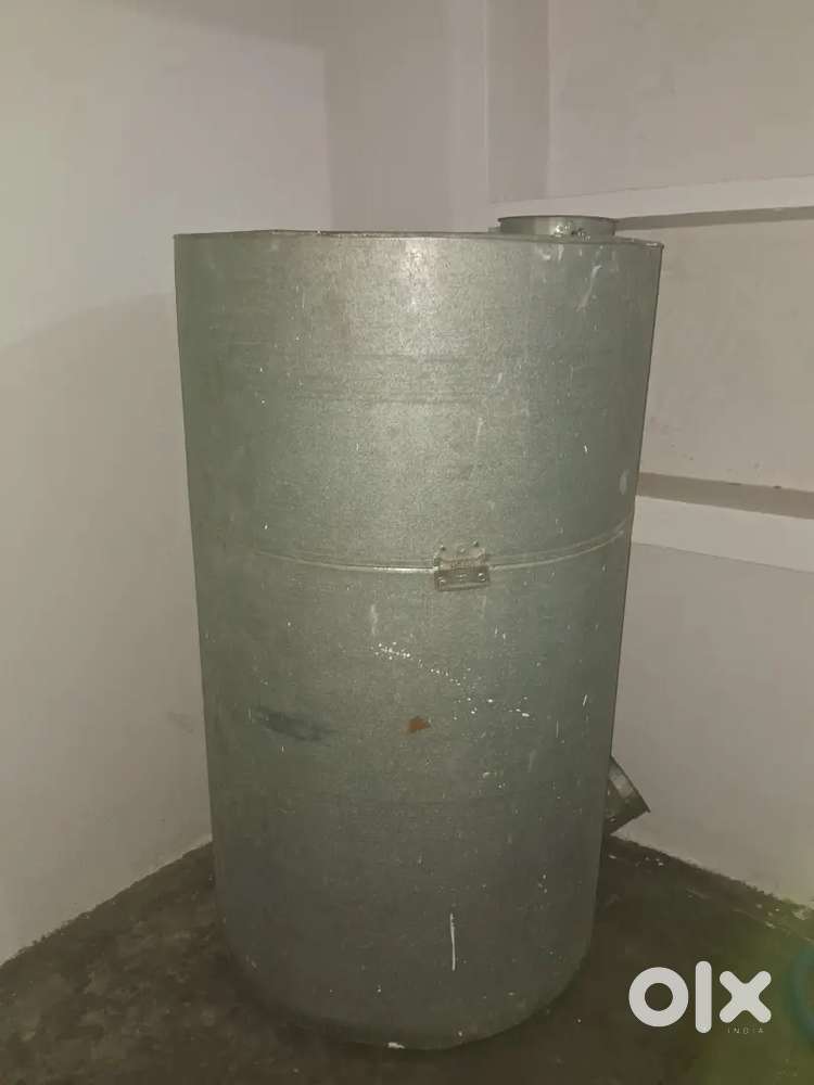 Wheat storage tank