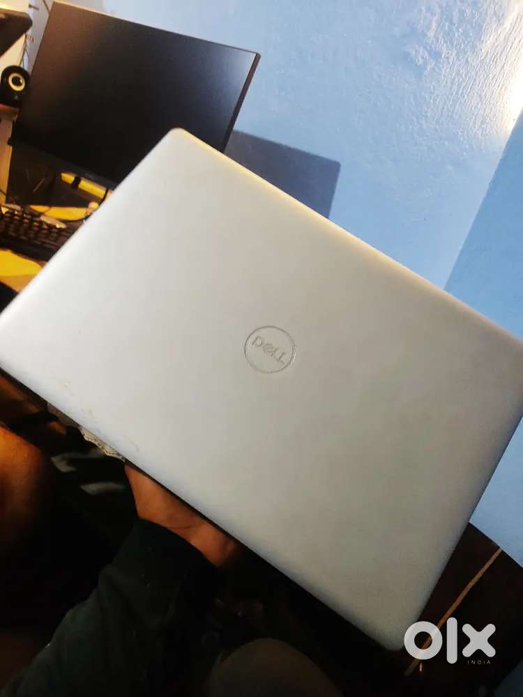 Selling my DELL laptop.     (Negotiable)