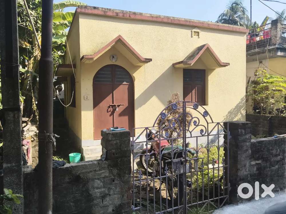Cash! House sell Near Halisahar, 2km from kanchrapara Railway workshop
