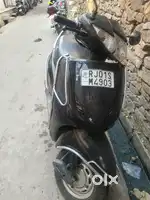 Activa bhecha raha hai