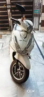 Good condition 5 months Old showroom condition lady drive