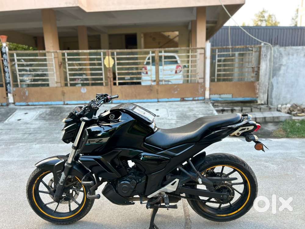 Yamaha FZ v3