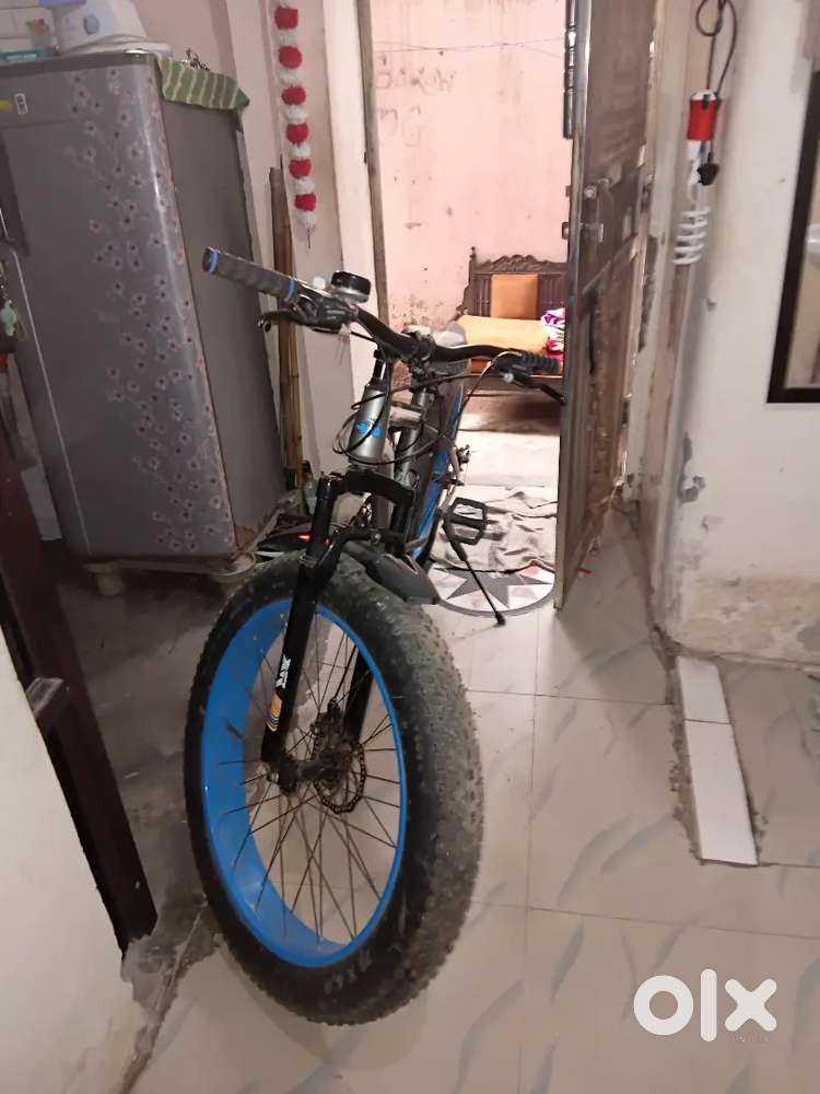 A GOOD CONDITION1 YEAR OLD BIKE CYCLE