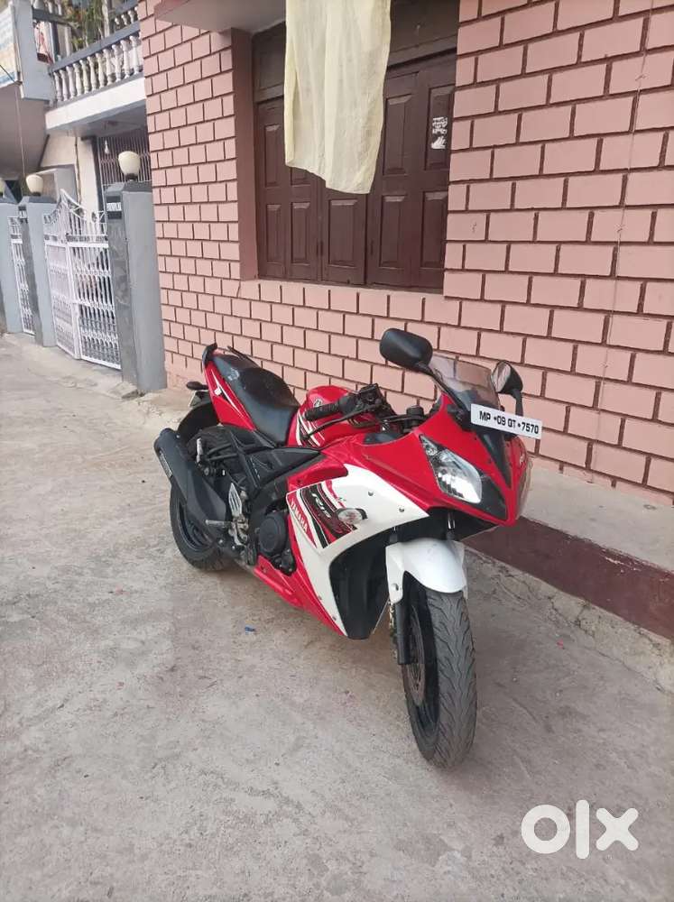 Yamaha R15