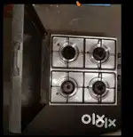 4 Burner Gas Stove In Excellent Condition