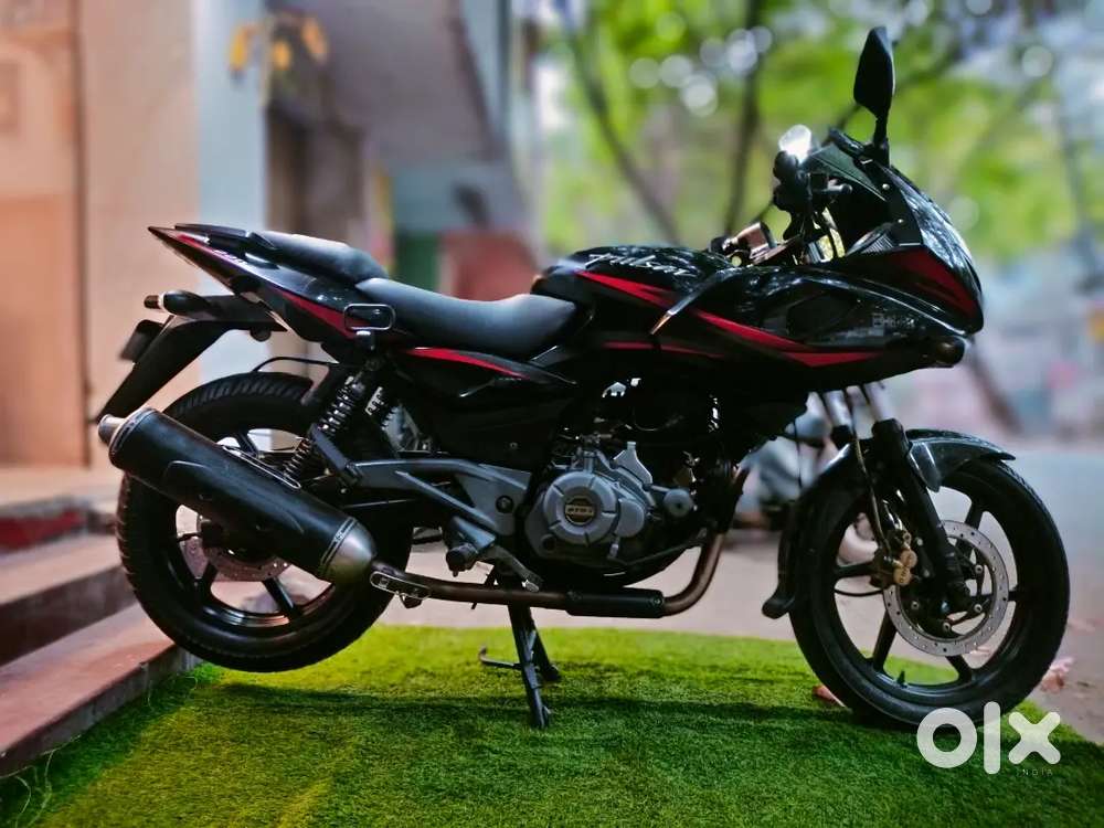 BAJAJ PULSAR 220 SALE