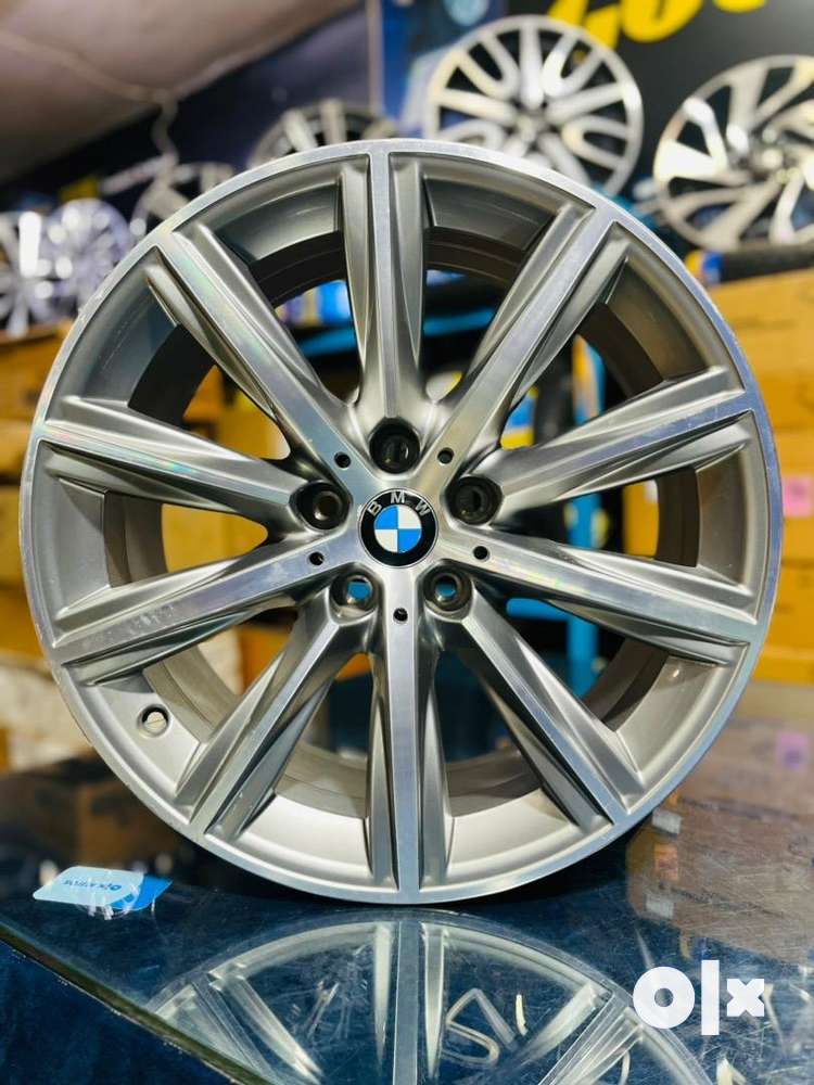 18 inch BMW ORIGINAL OEM ALLOYS USED IN MINT CONDITION SET OF 4/-