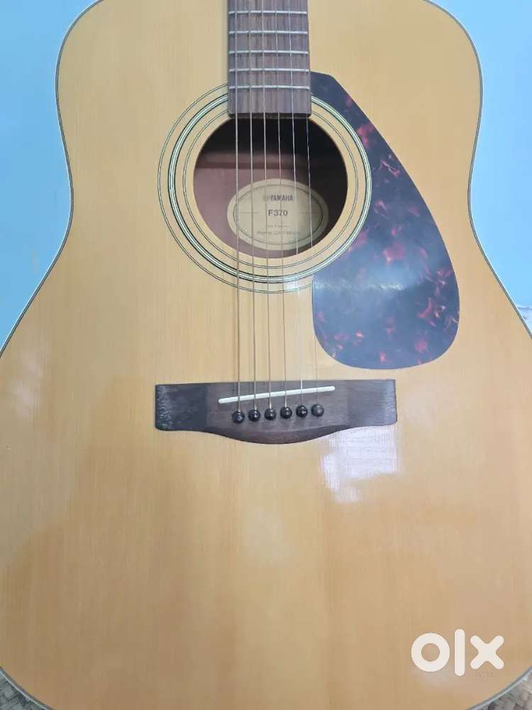 GUITAR YAMAHA F370