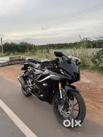 R15 v4 black