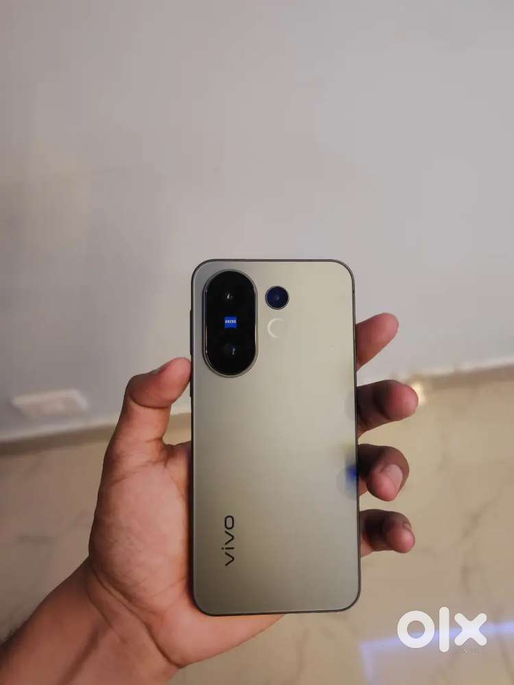 Vivo X 200 fe 2 months old (10 months warranty remaining)