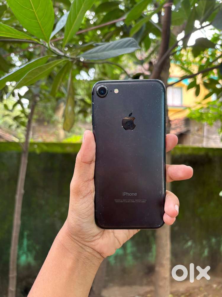 I phone 7 black color 128gb