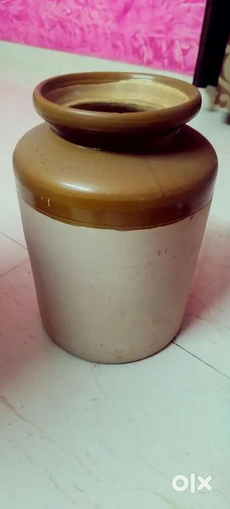 चिनी मातीची बरणी