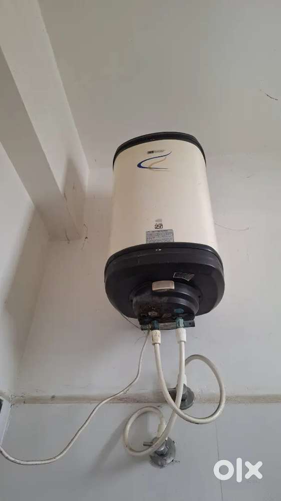 Crompton Greaves Water Heater 25L