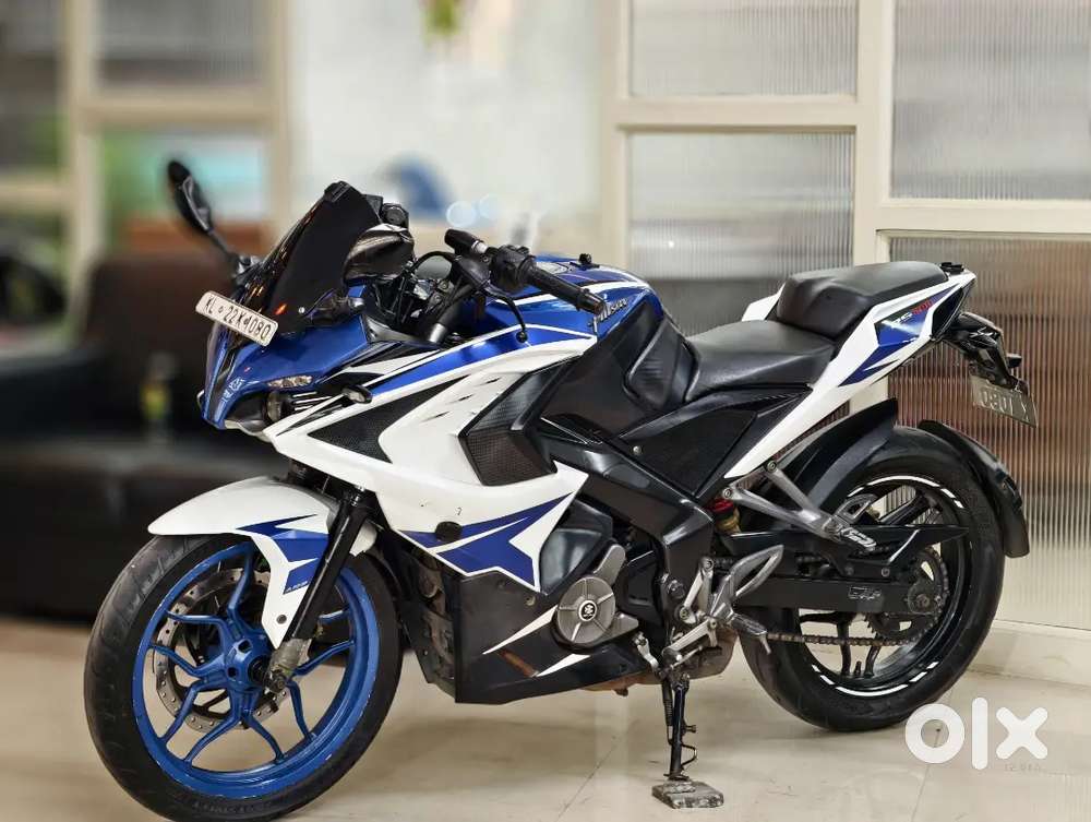 BAJAJ RS 200 BS4