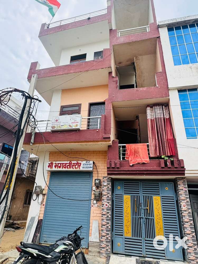 3 floor independent corner house