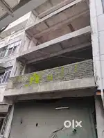 Building heera bazar me lal darwaja ke pass, jameen se h