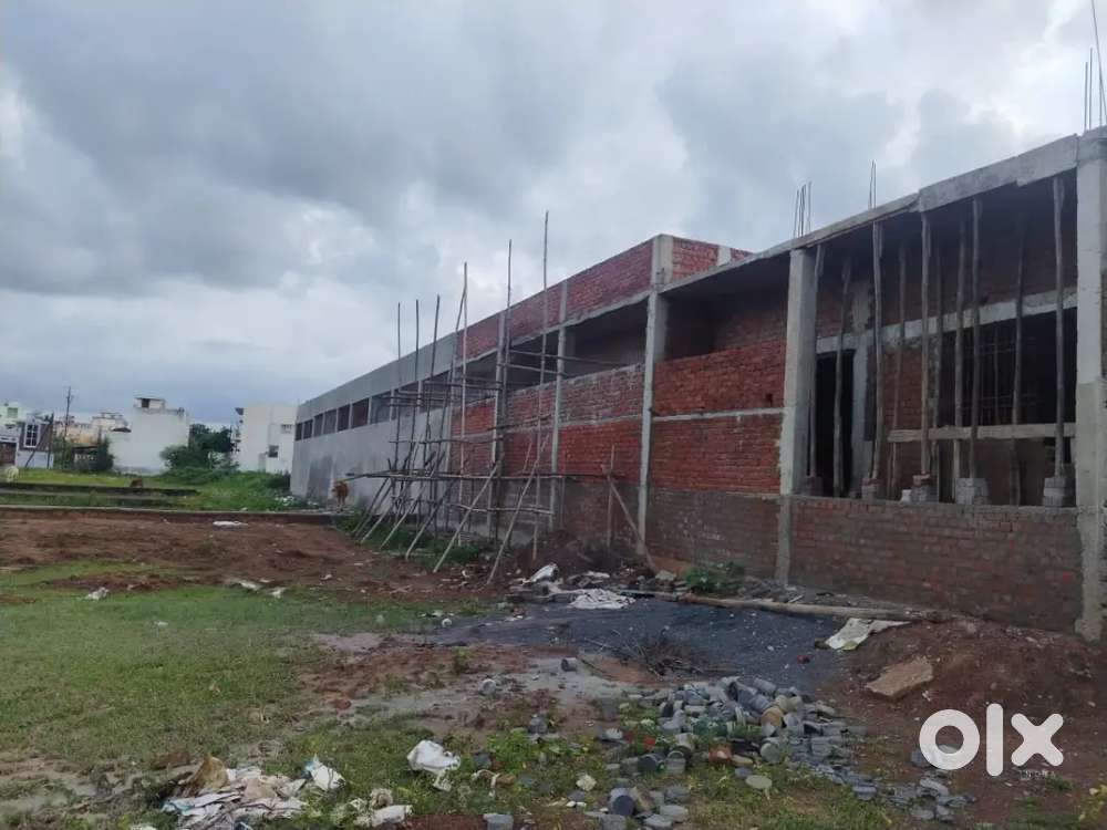 Prime loction just near neetu English medium