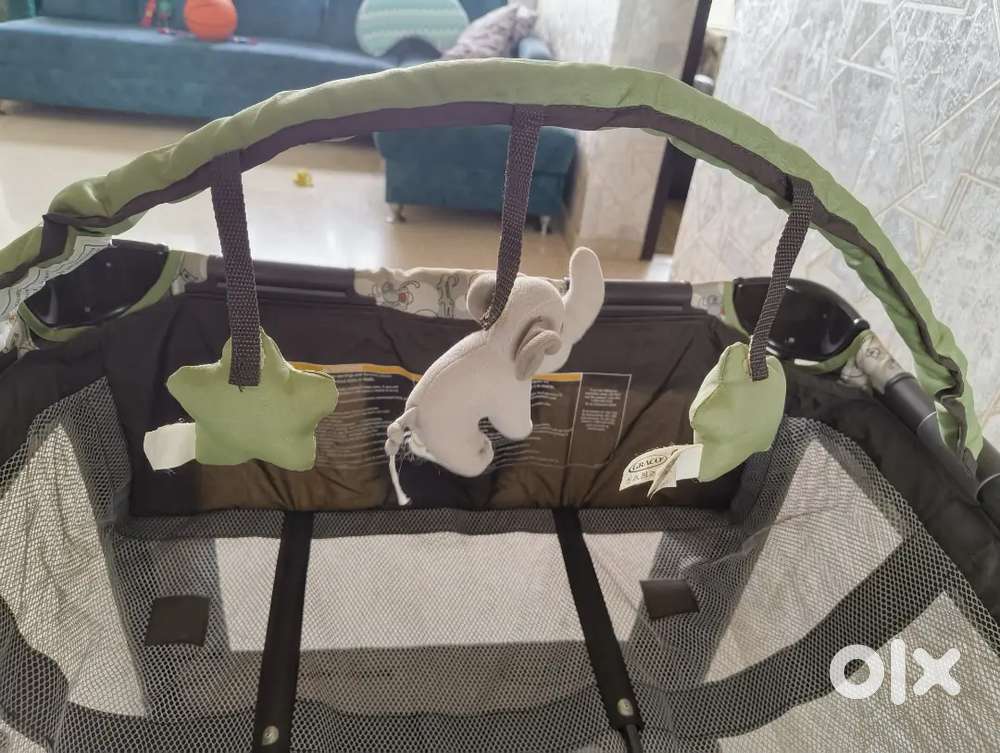 Graco Playpen/ crib