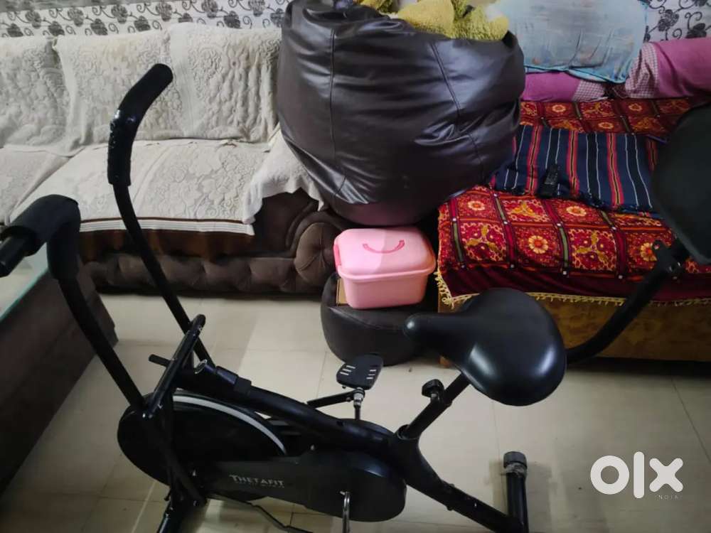 Thetofit air bike for gymming at home