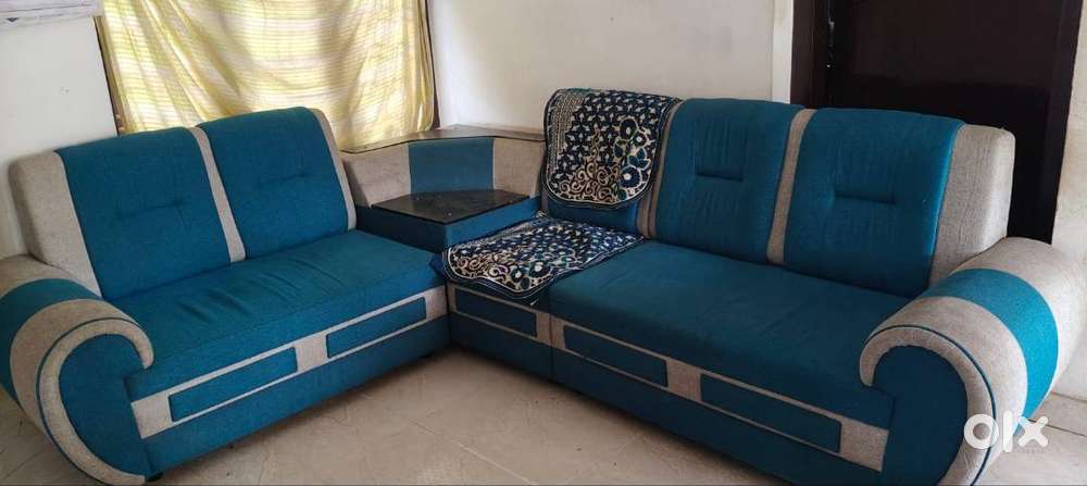 Modern 5 seater Sofa with corner