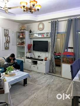 2 Bhk gda approved top floor with roof flat in very good location.