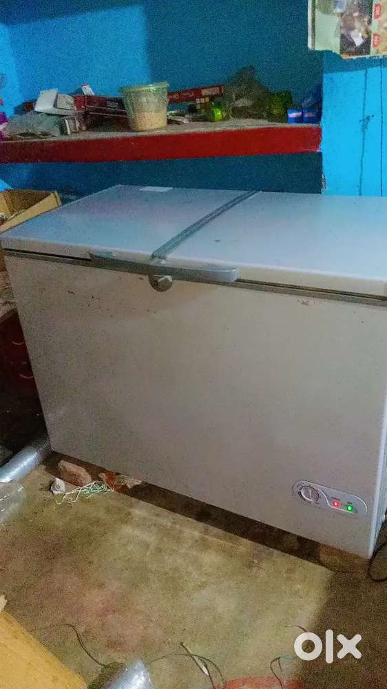 Voltas deep freezer 500 litre white colour