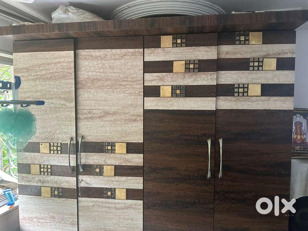Double door wardrobe