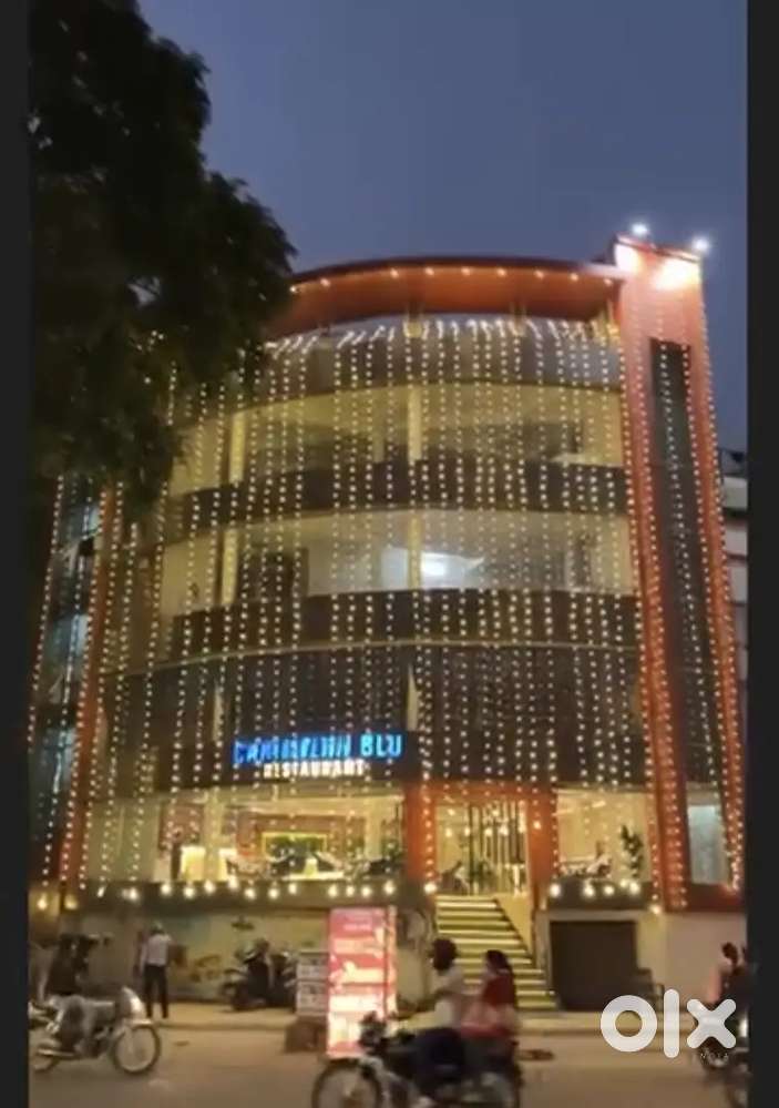 Building for commercial purpose