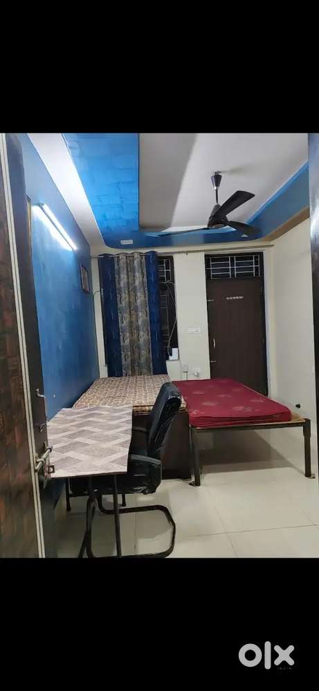1 RK Single rooms available for girls on sharing basis