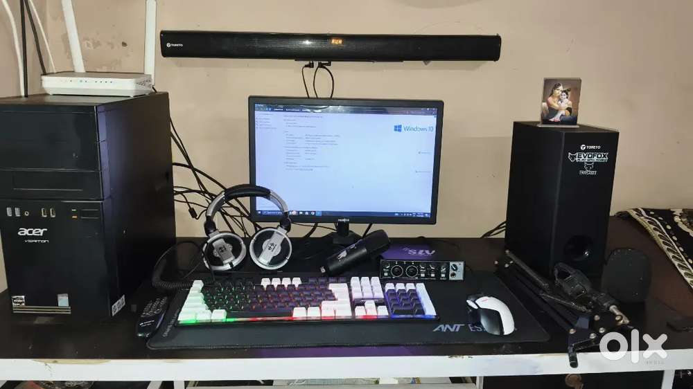 COMPUTER & SPEAKER & MIC & AUDIO INTERFACE & HEADPHONES & MIC STAND