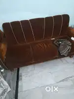 sofa in gud cndition