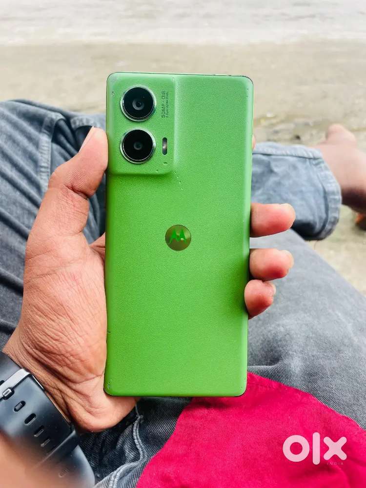 Motorola 50 fusion bss neecha kar crack hua hai aall working hai