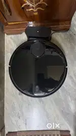 Robotic vacuum cleaner