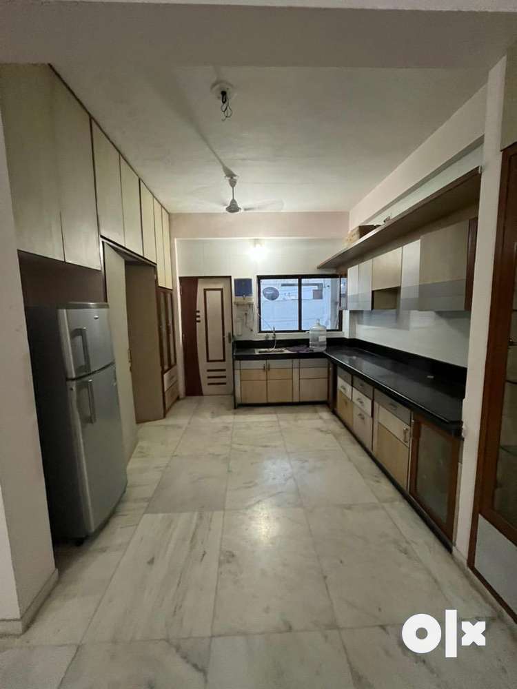 3BHK LXURIOUS FURNISHED FLAT