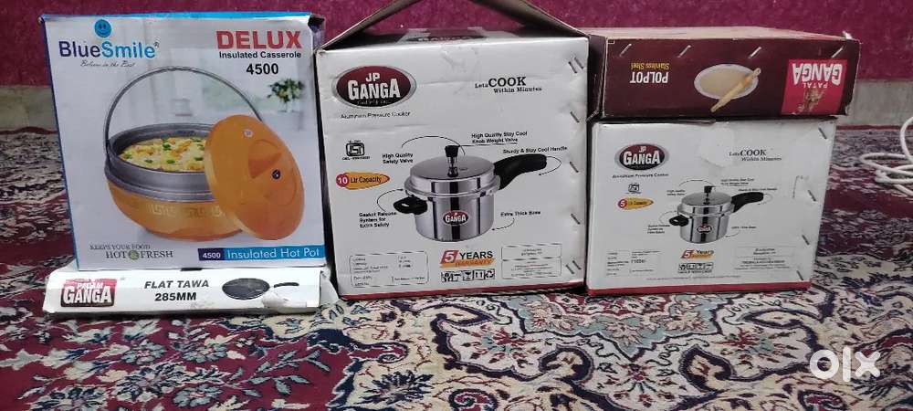 Cooker and frying pan