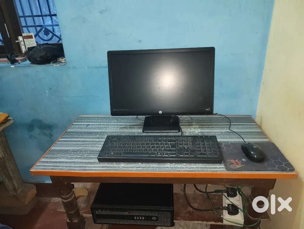 Hp Window 10 Computer with Monitor, Keyboard,Mouse, etc