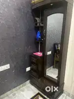 Dressing with mirror