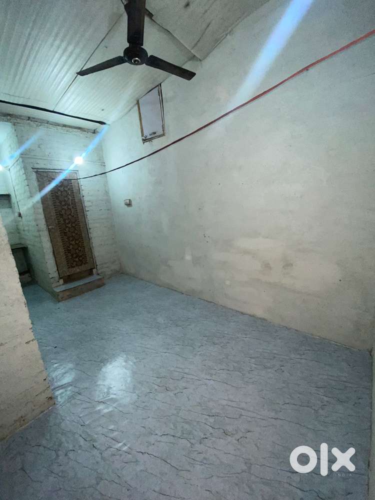 1 Rk room for rent, near Sisamau, Proad, Rambagh.