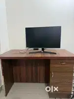 Computer table