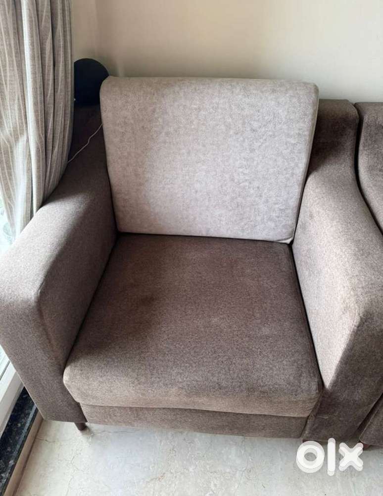 5 seater huge sofa set with elegant design.