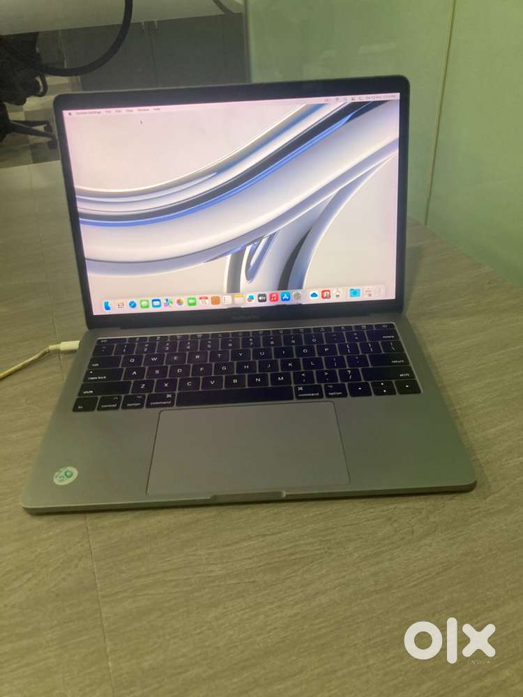 Apple MacBook Pro 13inch i5 A1708 2017 Display Patch in Black Screen