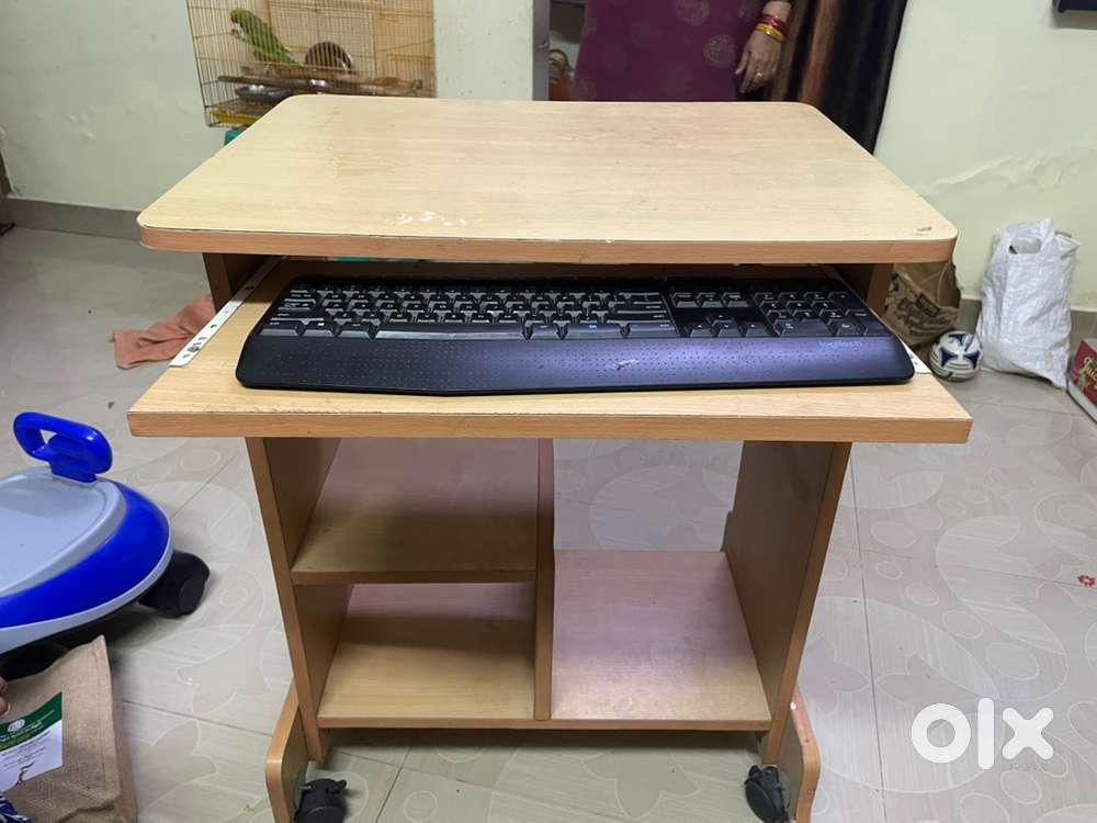 Laptop stand good condition