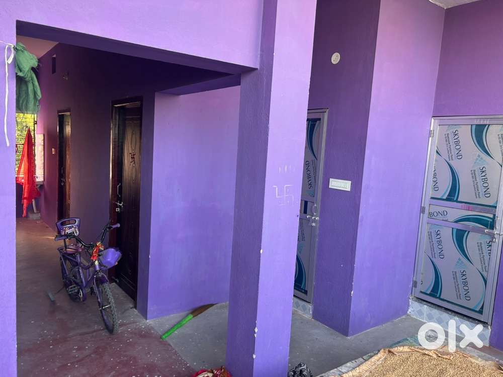 Only working bachelor and student girl allowed