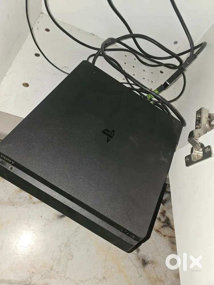 I'm selling My PS4 Slim Only 1 year Old