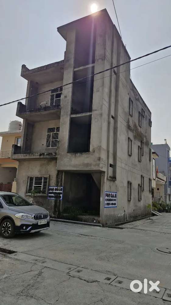 3 Floor House for Sell