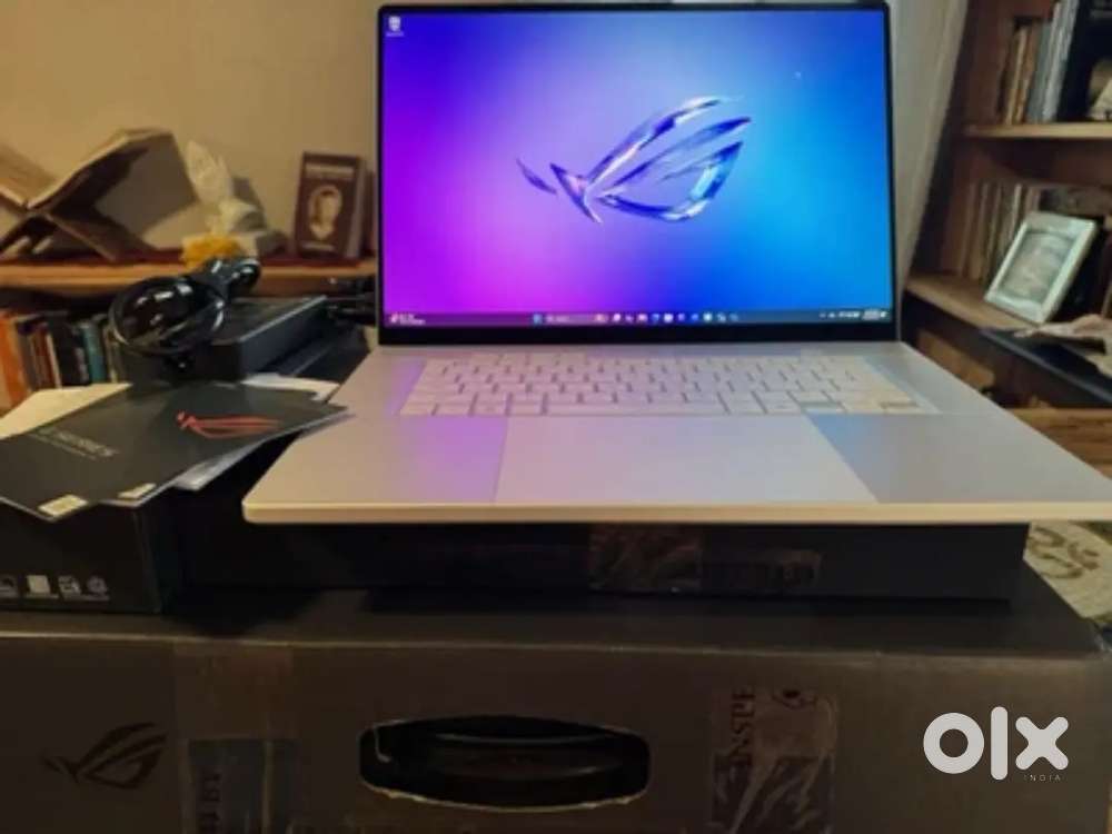 Used Second Hand ASUS ROG Zephyrus G16 16 AMD Ryzen AI9 HX370 RTX4070.